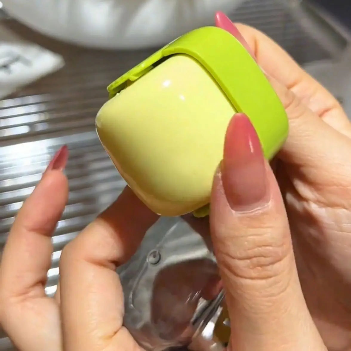 H189e385879804b7b8a519adc784b395f9 Multi Functional Ball Cleaning Device Household Roller Hair Sticking Artifact Washable Factory - Image 1