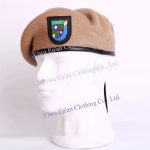 Berets Wholesale Green Color Navy Blue Custom Logo Hat Breathable 100 Wool French Beret for Men - Image 2