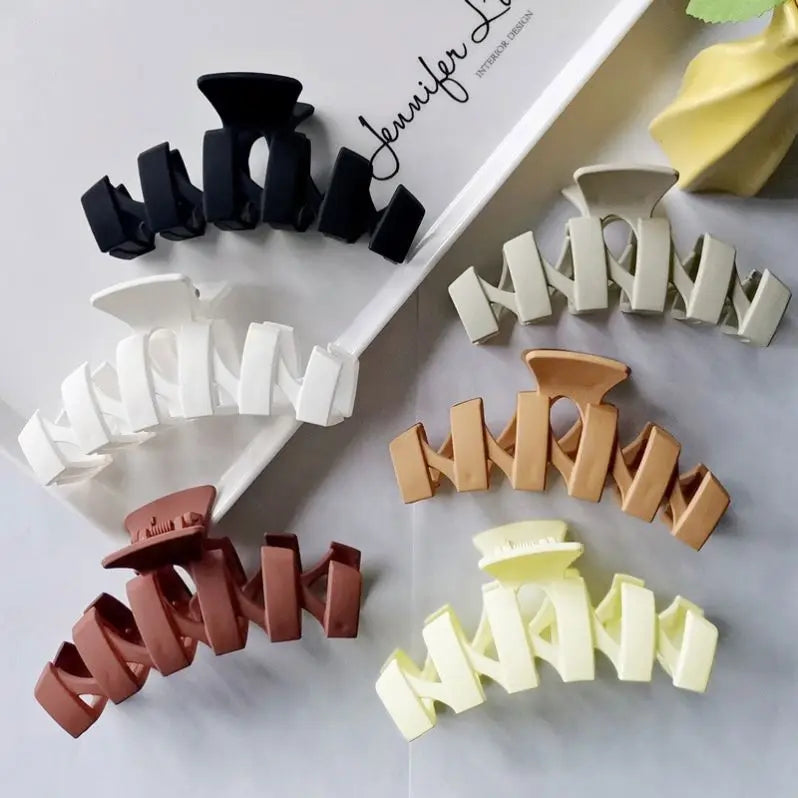 H5bf466593f134480845c3b2c061e16fbZ Fashion Korean Girls Plastic Wave Large Claw Clips for Thick Hair Factory Wholesale Candy Color Hair Claw Clip for Women - Image 1