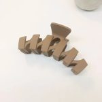 Fashion Korean Girls Plastic Wave Large Claw Clips  for Thick Hair Factory Wholesale Candy Color  Hair Claw Clip for Women - Image 12