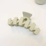 Fashion Korean Girls Plastic Wave Large Claw Clips  for Thick Hair Factory Wholesale Candy Color  Hair Claw Clip for Women - Image 10